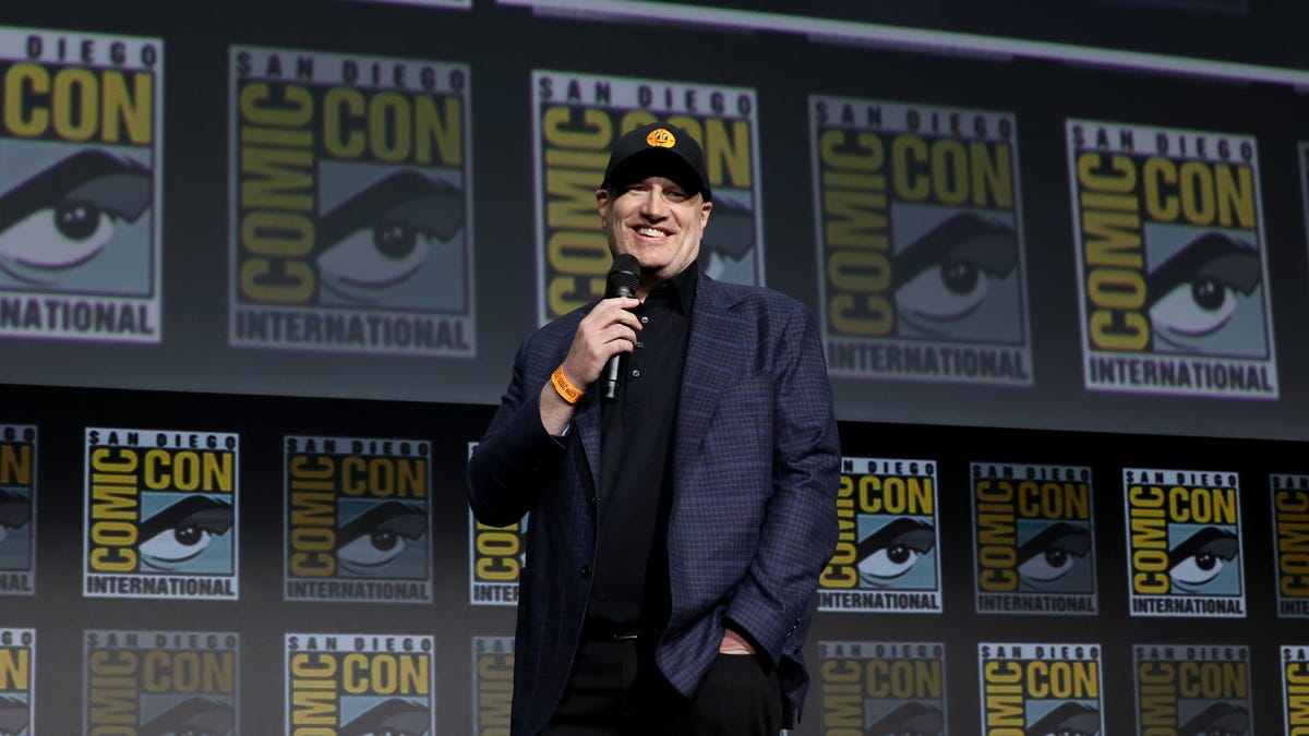 Marvel’s Kevin Feige Shows Support to DC’s Batgirl Directors