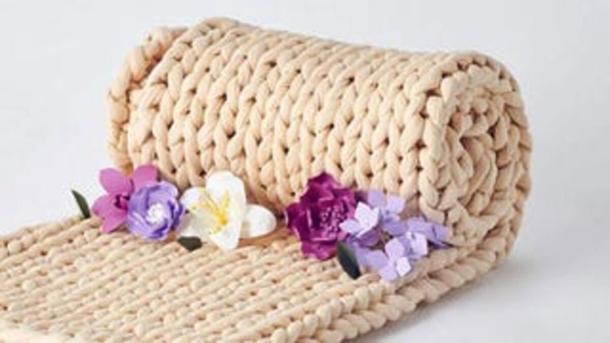 Bearaby's Tree Napper Is the Best Weighted Blanket For Summer