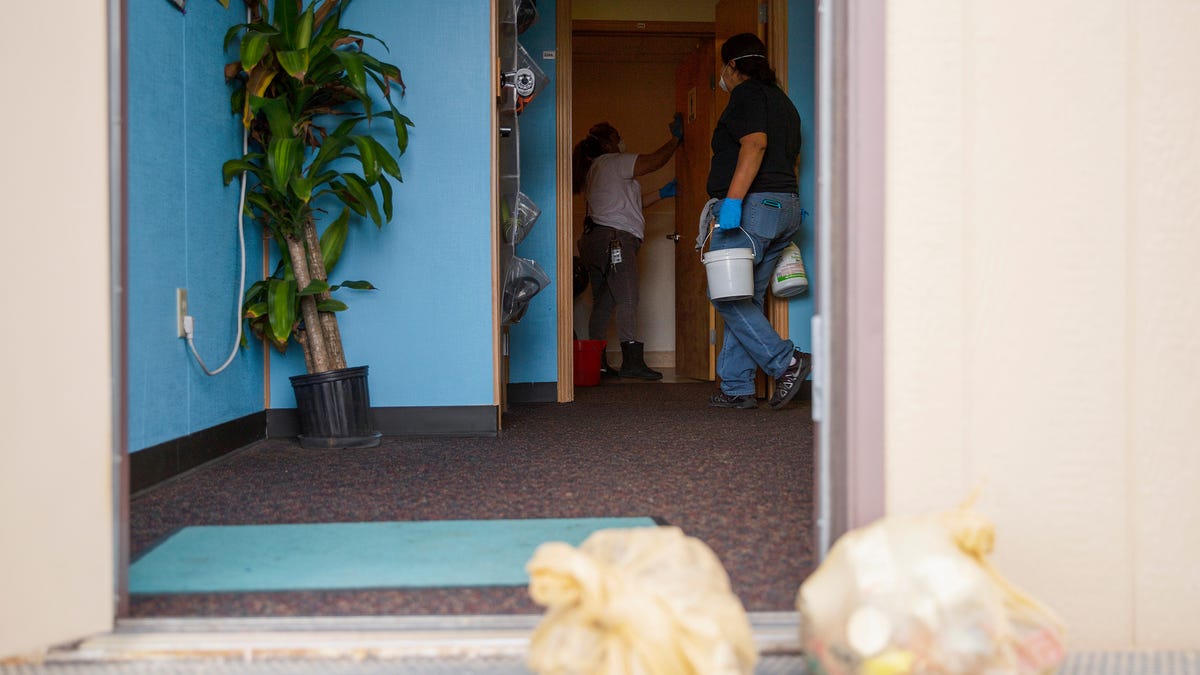 Violent Stomach Bug Outbreak Forces 22,000 Students to Miss School