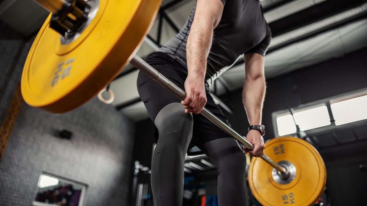 What You Need to Know Before You Pick Up a Barbell for the First Time thumbnail