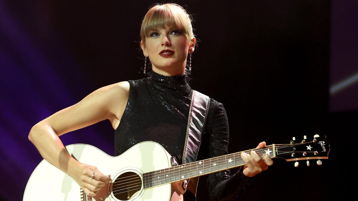 Taylor swift gives new insight into her songwriting process