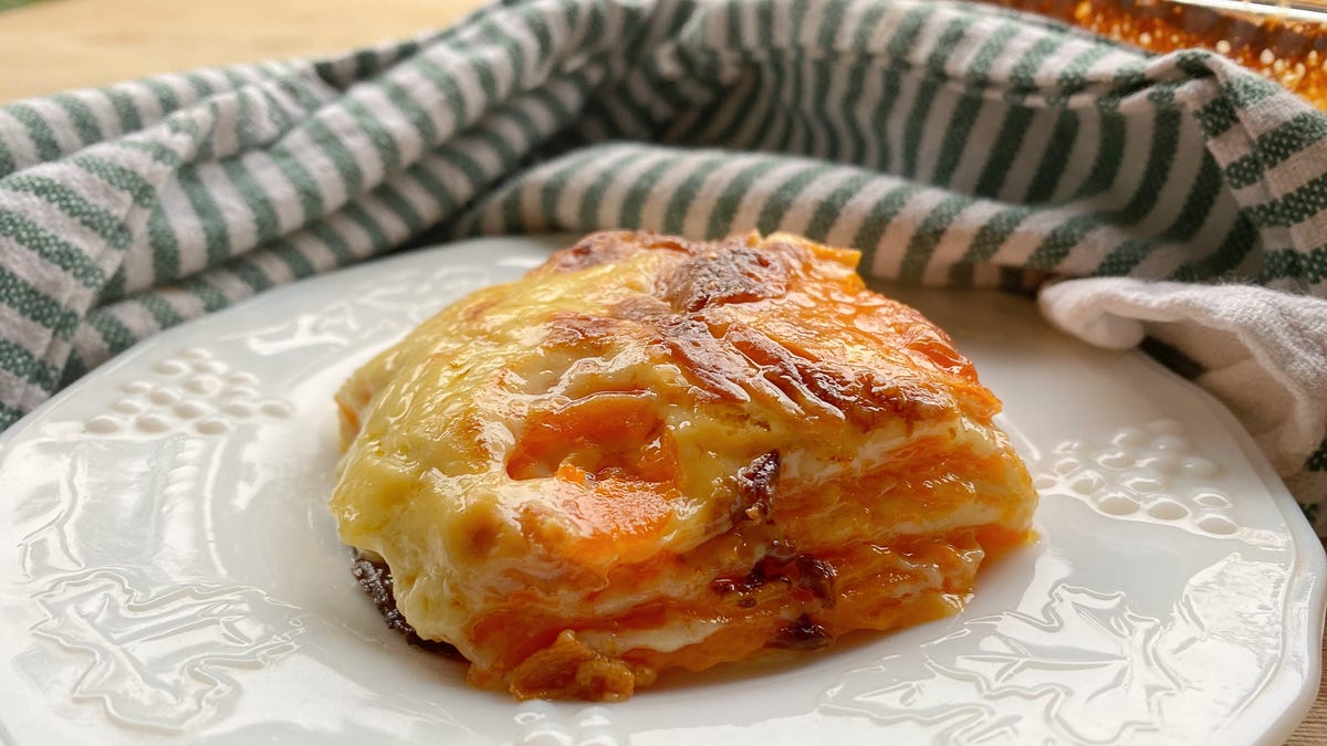 These 3-Ingredient Scalloped Sweet Potatoes Are Incredibly Decadent thumbnail