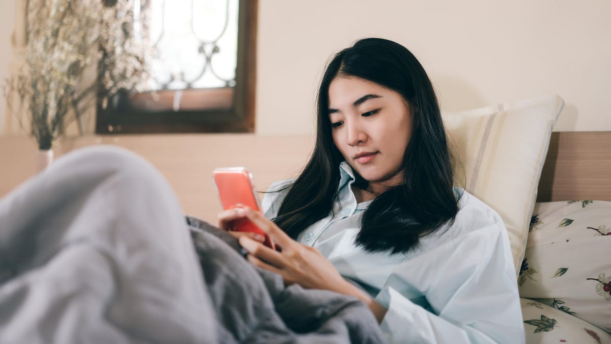Manage Your Stress, Insomnia, and More With These Free Mental Health Apps thumbnail