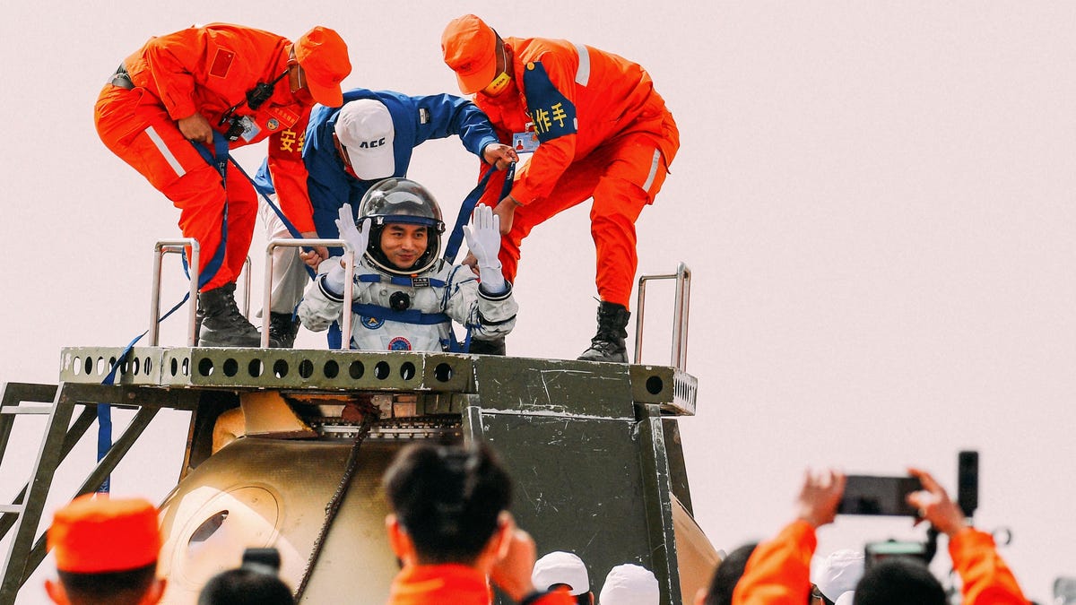 Chinesische Astronauten kehren nach 183 Tagen im All zur Erde zurück