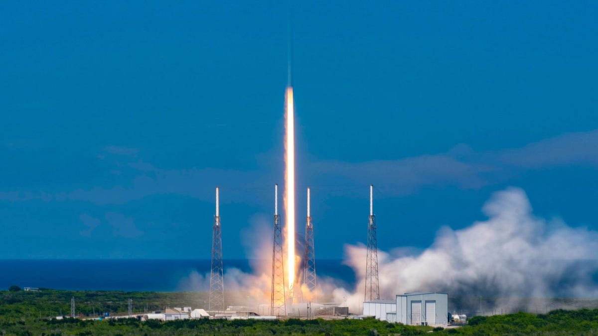 SpaceX multado con $ 175,000 por romper la regla de lanzamiento de la FAA