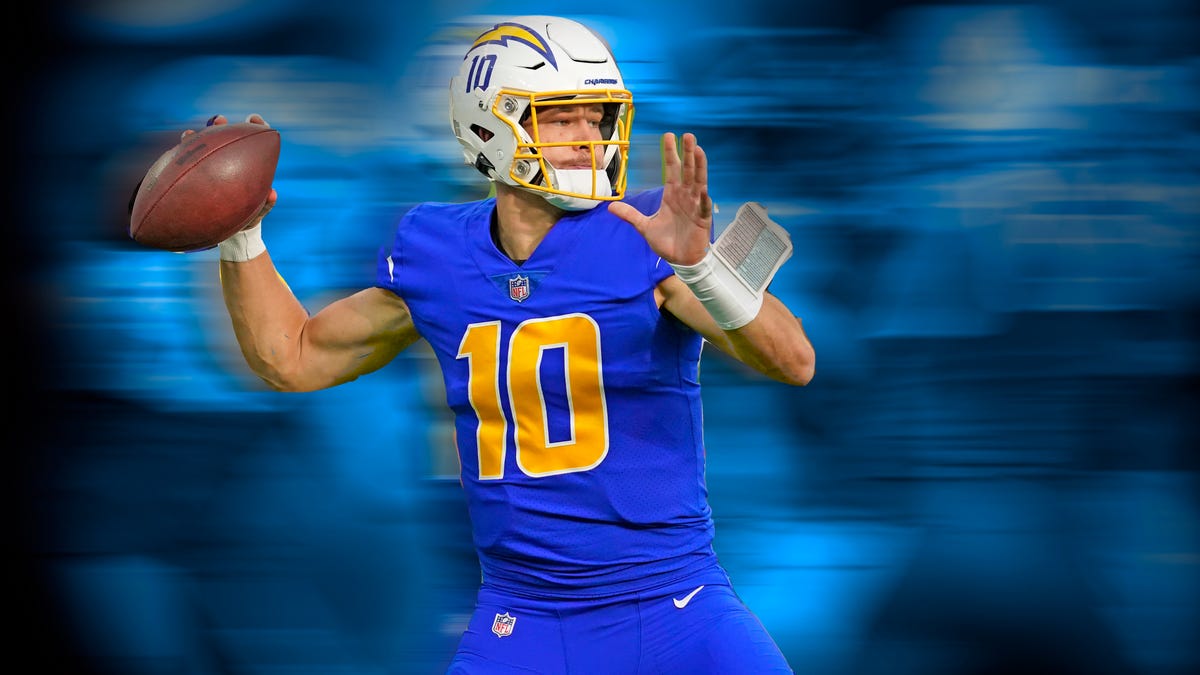 Justin Herbert thriving as rookie QB for Chargers