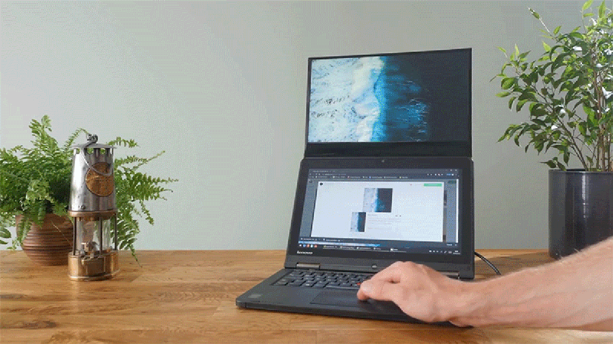 A DIY Dual-Screen Laptop That Doesn't Sacrifice the Keyboard Is My Perfect Portable