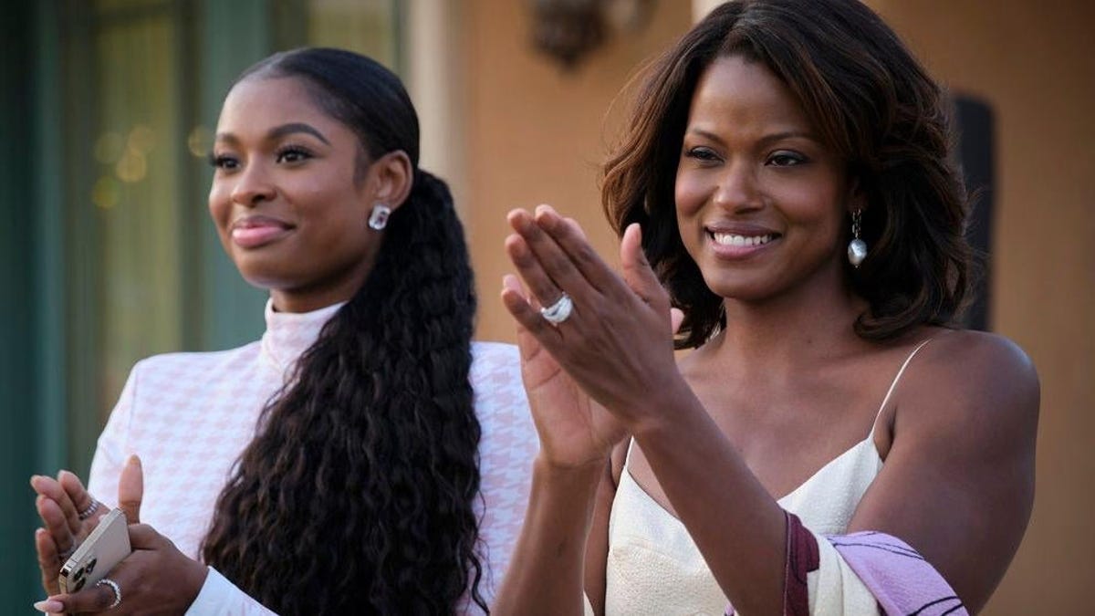 Hilary and Aunt Viv are the real stars of Peacock's Bel-Air