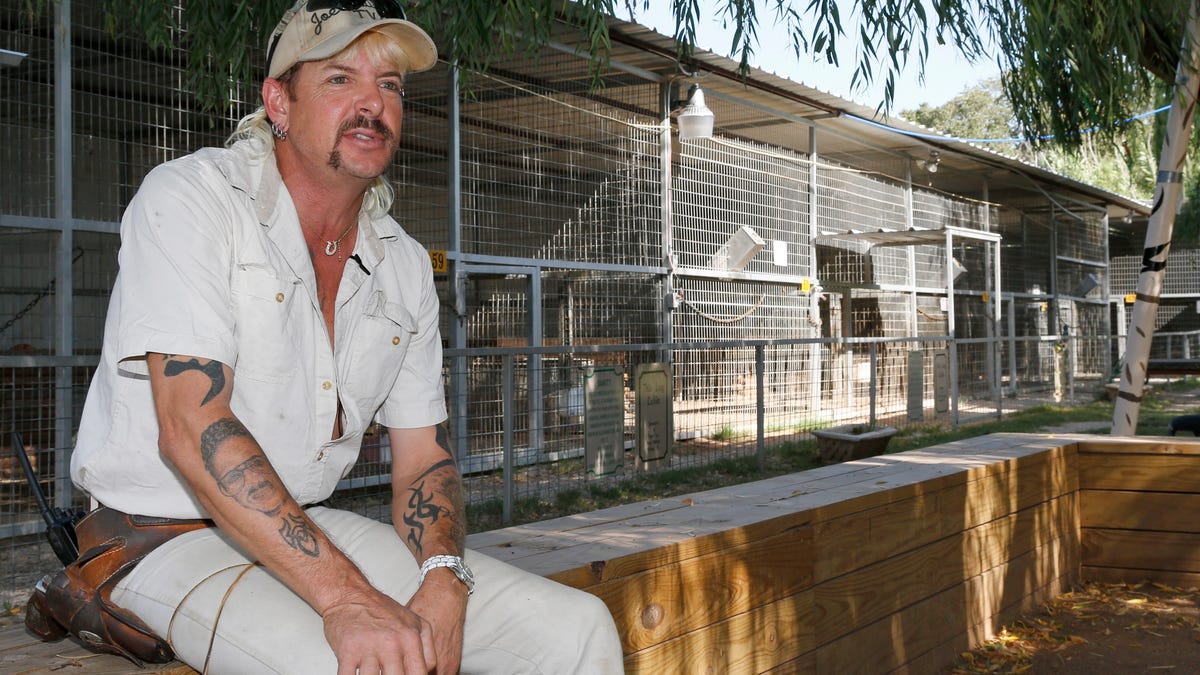 Joe Exotic asked Ben Roethlisberger for an autograph from prison… yes, you read ..