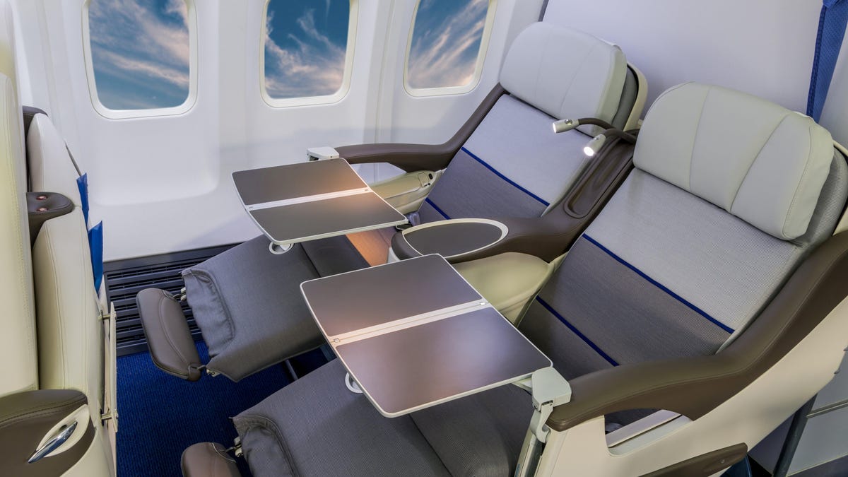 How to Get a Free Upgrade to First Class (or Score the Cheapest Possible Seat) thumbnail
