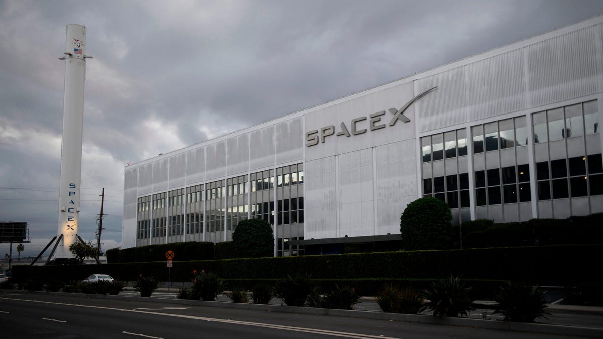 SpaceX Hit With Worst Covid-19 Outbreak in Los Angeles