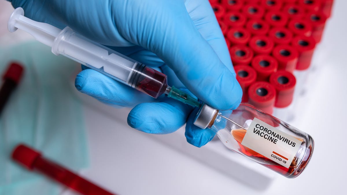 White House Tells FDA Chief to Authorize Coronavirus Vaccine or Resign for Reasons That Make No Sense