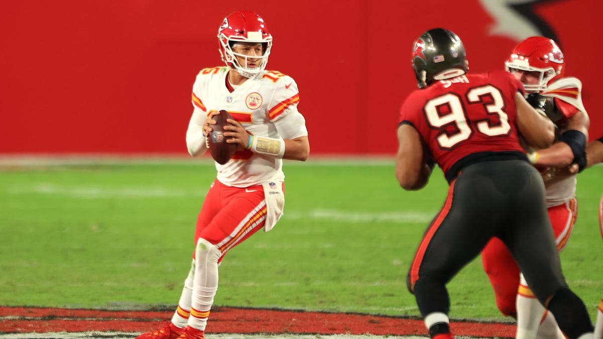 Breaking down the Chiefs and Buccaneers' positional matchups