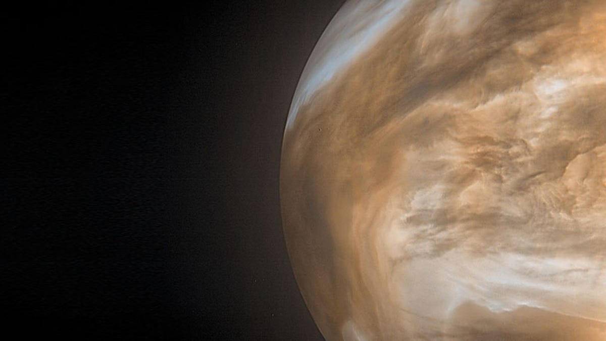 The intriguing “life” signal on Venus was old plain sulfur dioxide, new research suggests