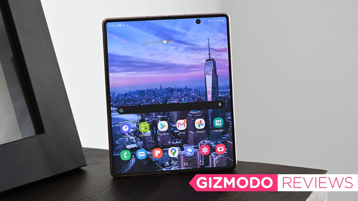 Samsung's Galaxy Z Fold 2 Is Proof That You Should Skip First-Gen Tech