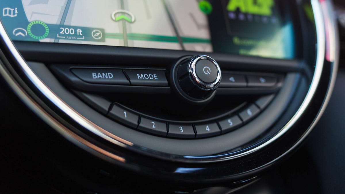 Quick Question: Does This Radio Dial Bug The Shit Out Of You?