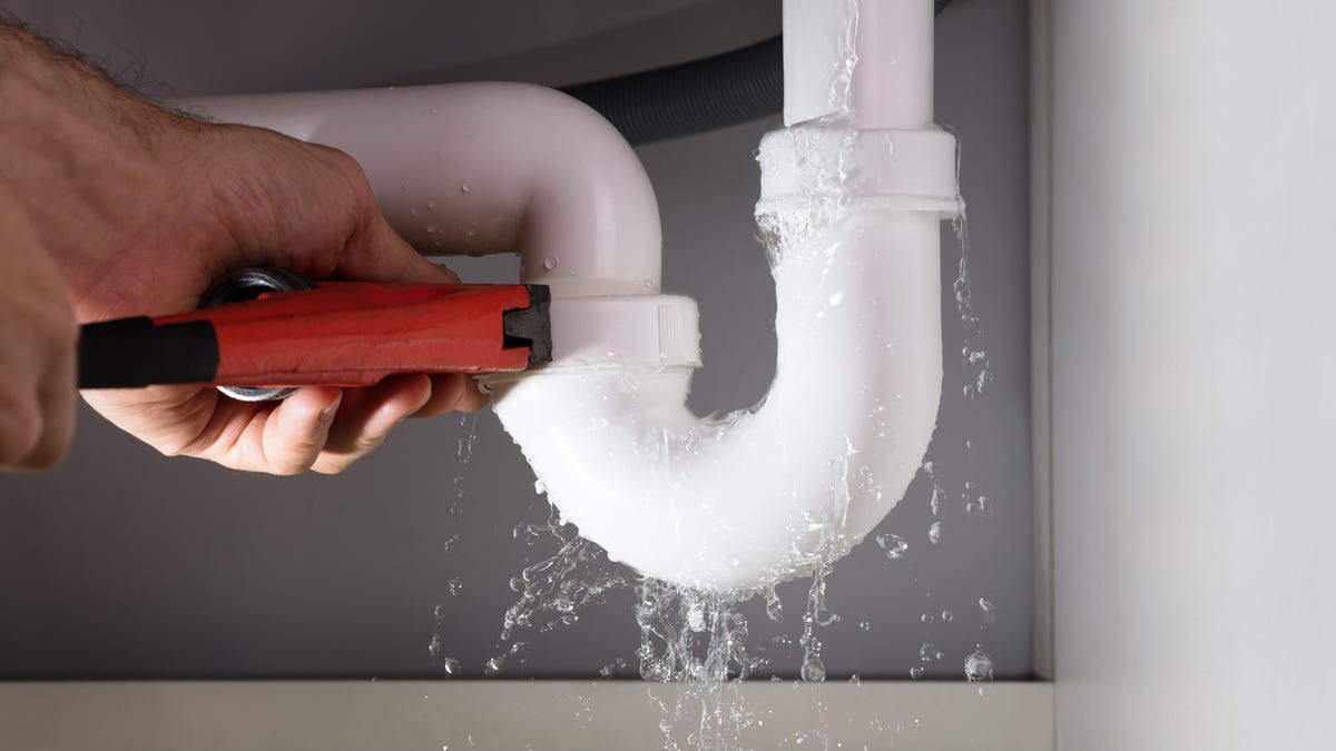 What is considered a plumbing emergency?