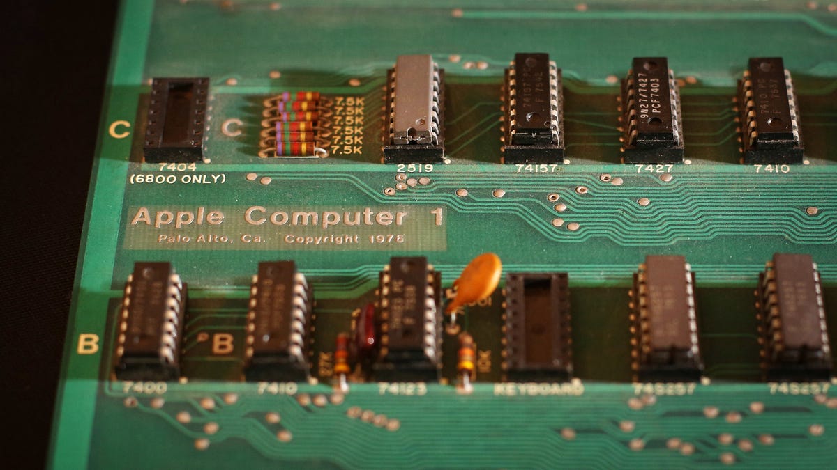 A rare, working Apple-1 computer could be yours for $ 1.5 million
