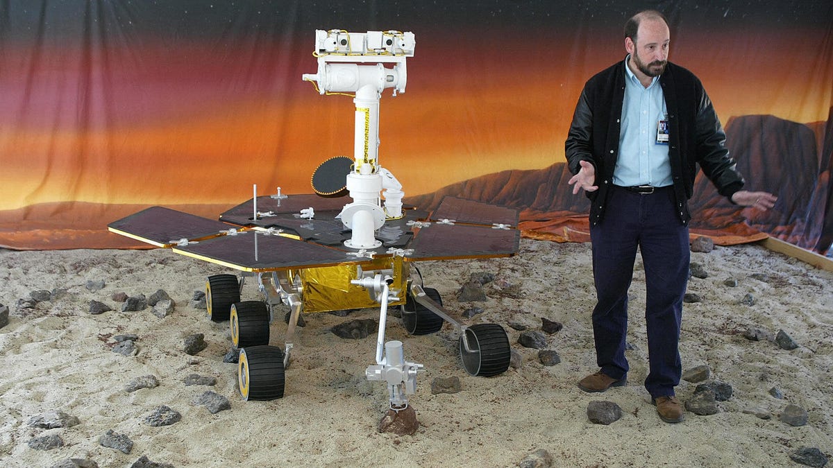 Spirit Exploration Rover Lands On Mars