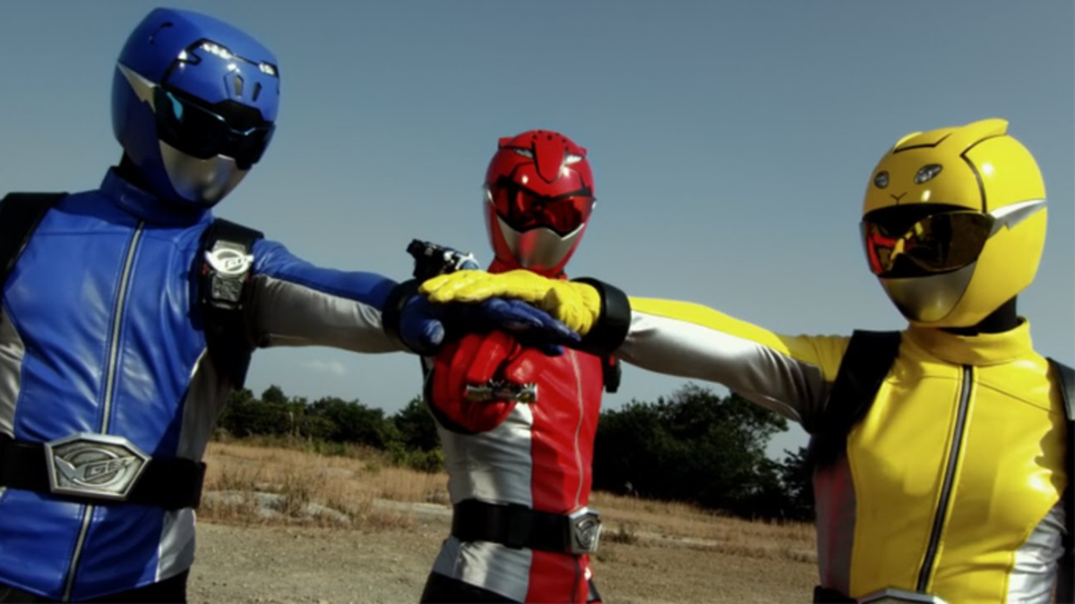 Могучие рейнджеры роли. Часы могучих рейнджеров. Power Rangers go Busters. Super Sentai go Busters morfer