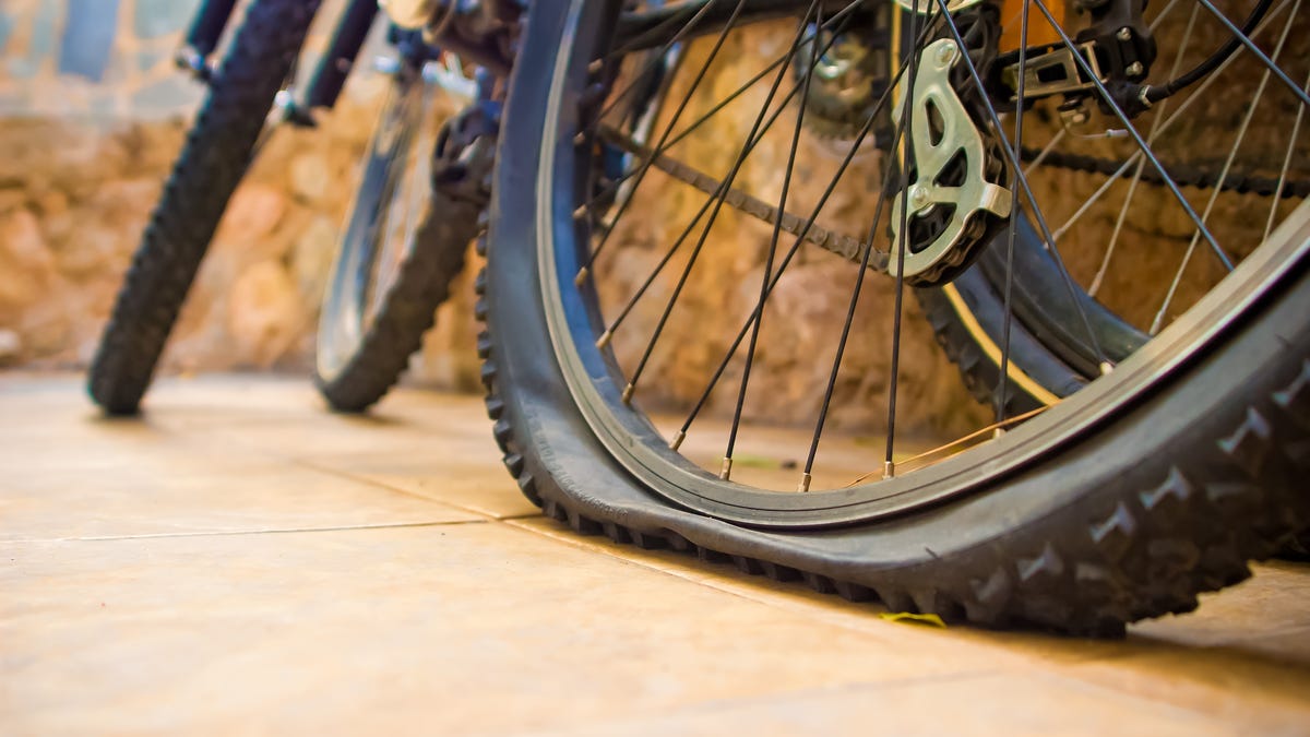 how to inflate bike tire with co2 cartridge