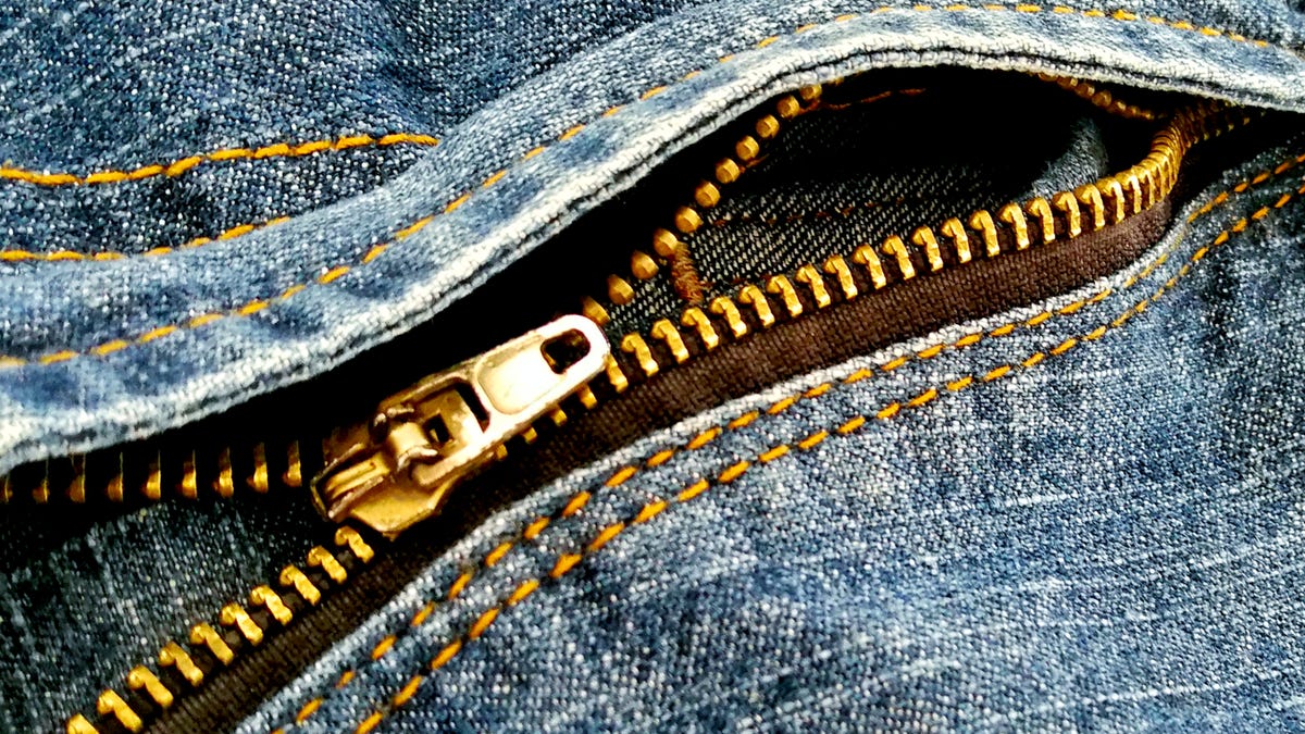 estático callejón Prestigioso How to Fix a Broken Zipper