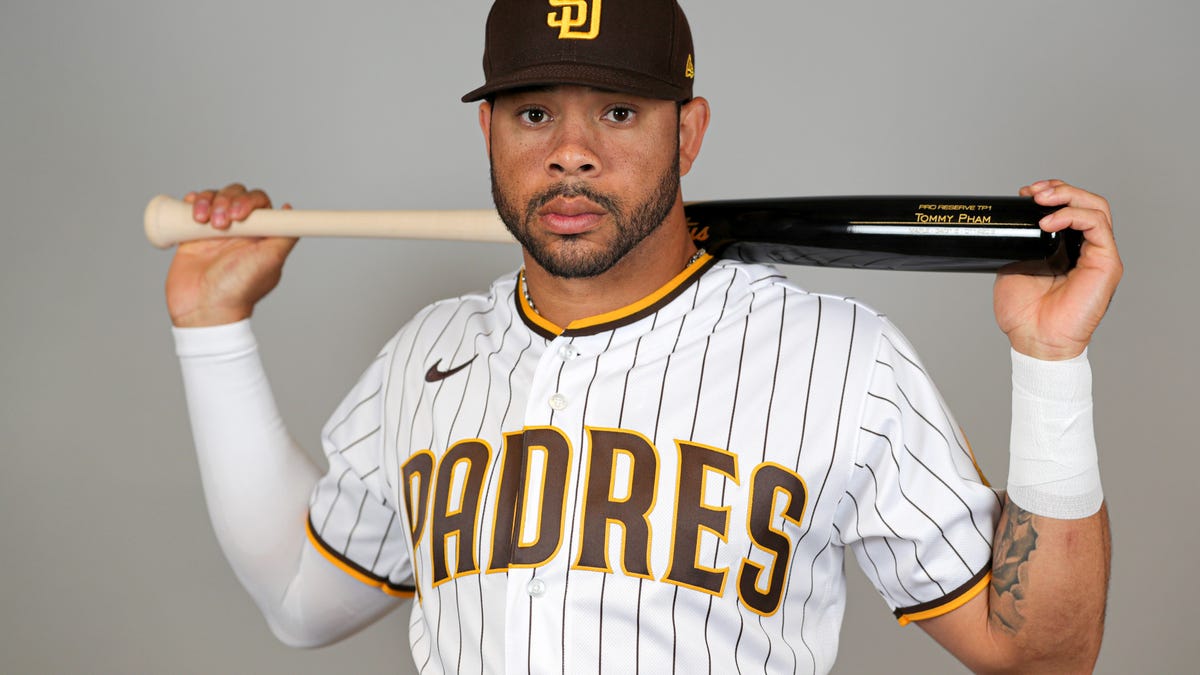 Padres' Pham stabbed in San Diego, expected to make full recovery