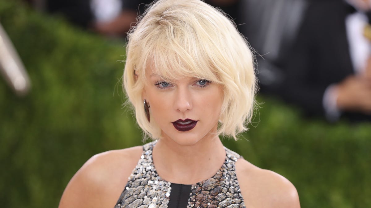 Taylor Swift Takes The Stand In Groping Trial