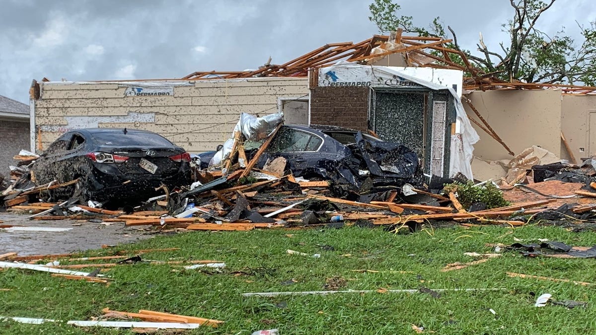 Tornado Outbreak Ripped Across The South On Easter And Risk Isn T Over