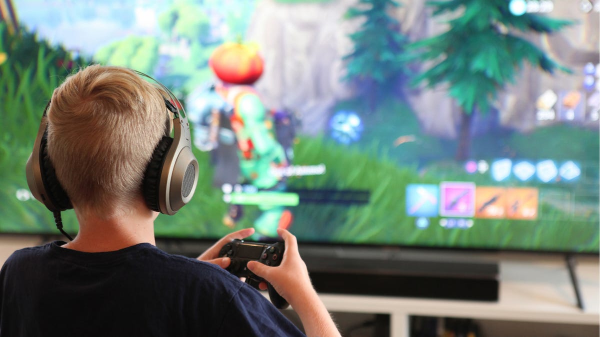 How to Host Video Chats Inside 'Fortnite'