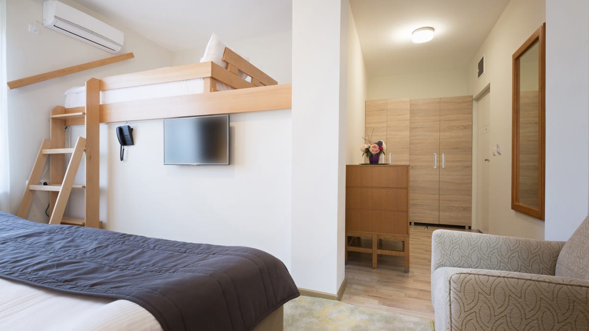 How to Critique an Airbnb Rental