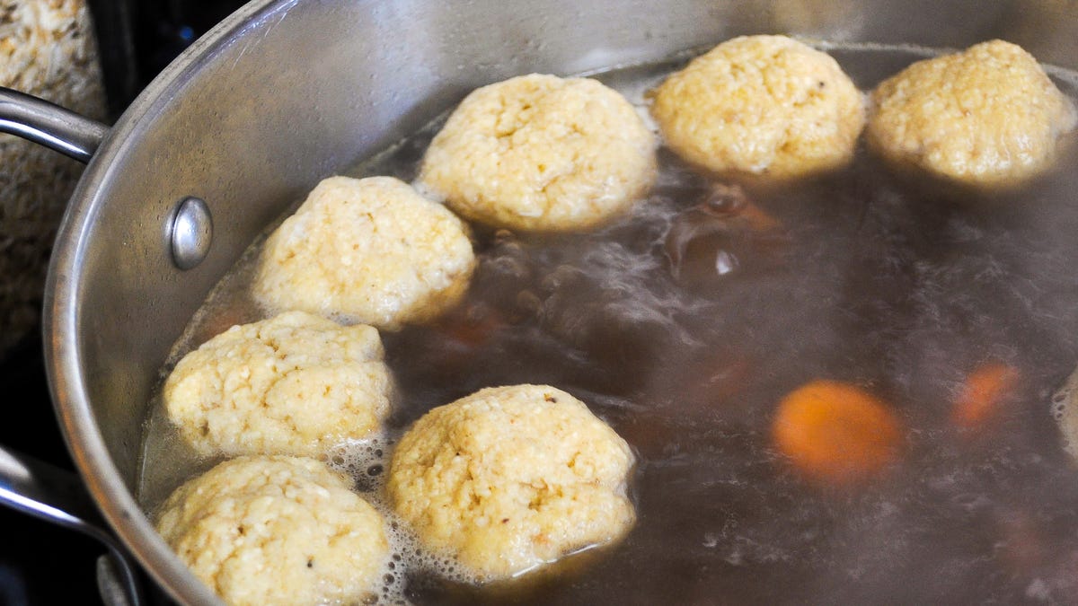 Club Soda Makes The Fluffiest Matzo Balls