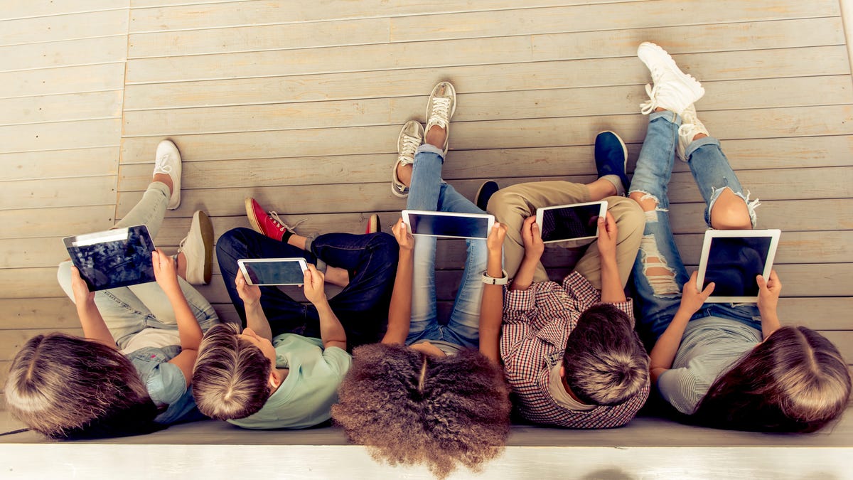 How Do You Navigate Play Dates When You're a 'Device-Free' Family?
