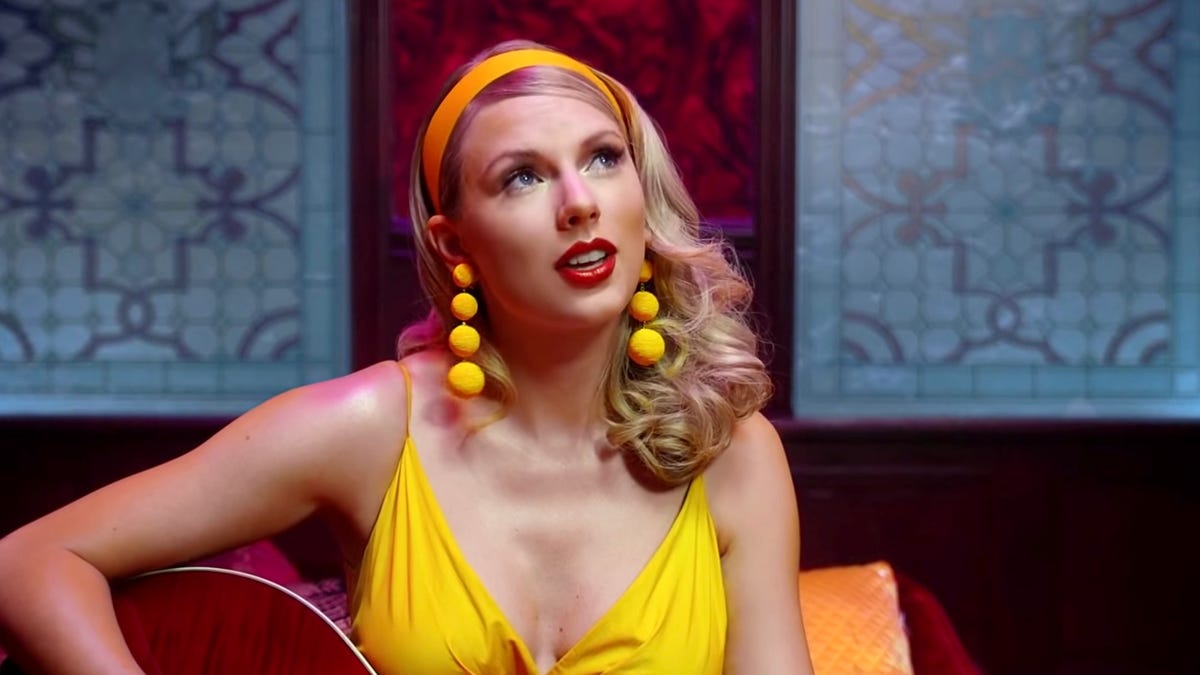 Taylor Swift’s ‘Lover’ Wins Grammy For Best Children’s Album