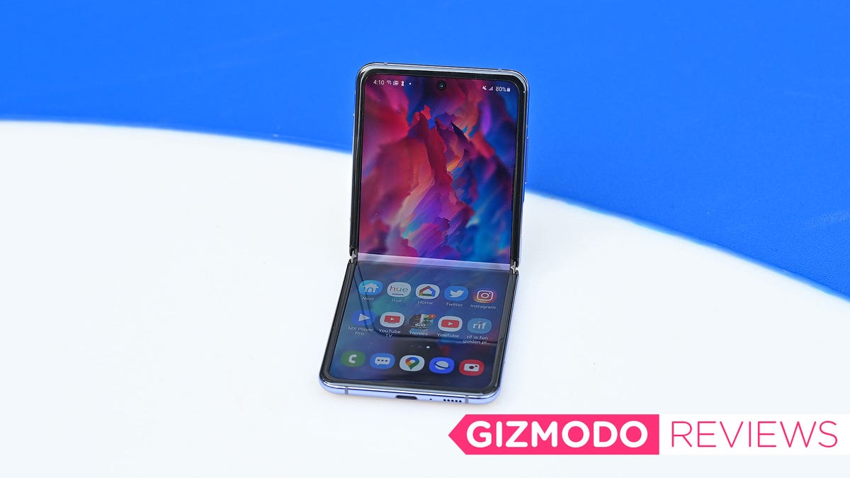 The Samsung Galaxy Z Flip Is the First Foldable Phone Worth Caring About thumbnail