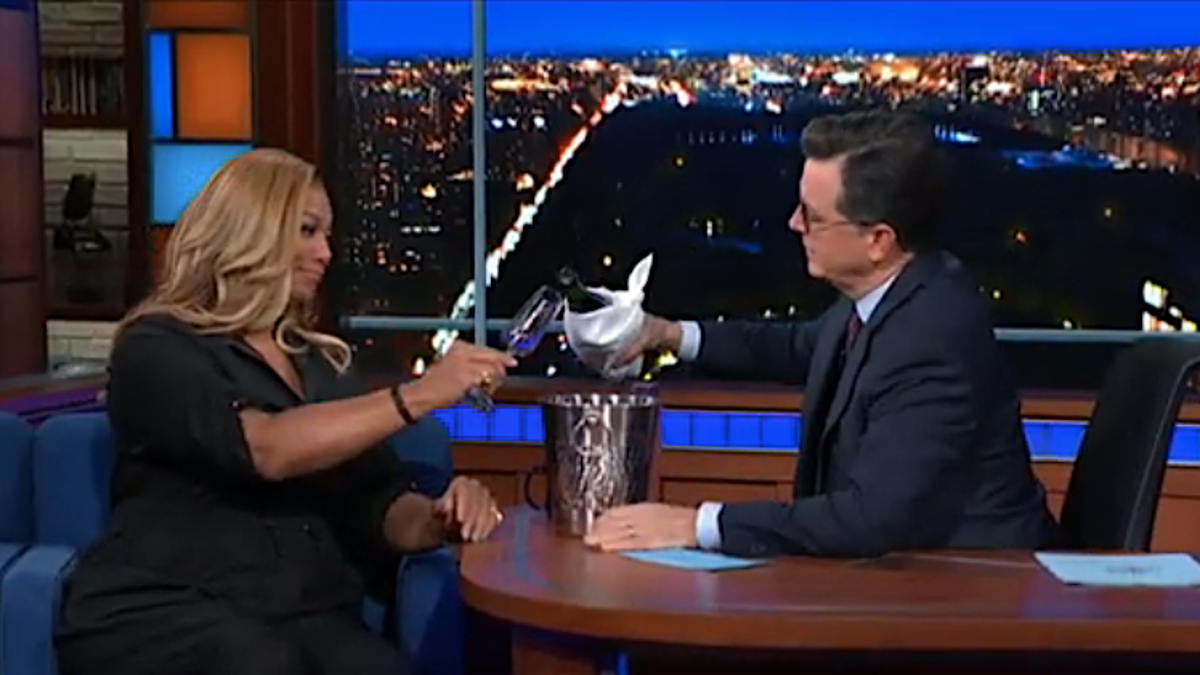 Queen Latifah gets the royal treatment while busting out some Ursula on The Late Show