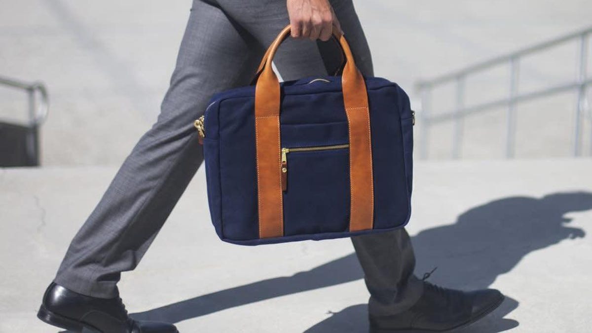 The Best “Personal Item” Bags For Traveling