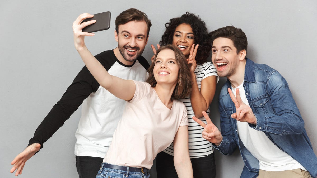 How to Keep Yourself Off Your Friend's Social Media Feeds thumbnail