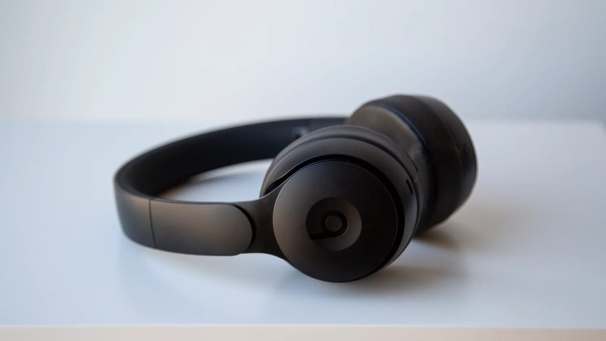 Apple S Upcoming Headphones Might Be Called Airpods Studio Which Makes No Sense