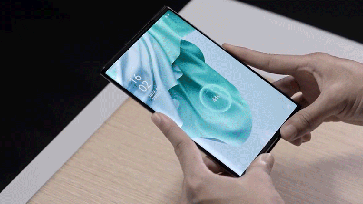 Oppo demonstrates its wireless charging technology at MWC Shanghai