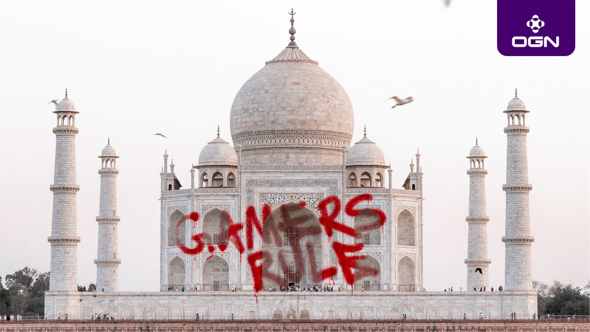 Come On Someone Just Spray Painted Gamers Rule On The Taj Mahal