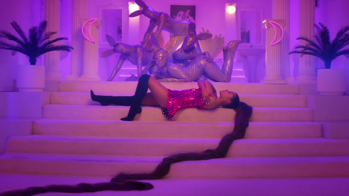 We Spot 7 Layers Of Appropriation In Ariana Grandes 7 Rings