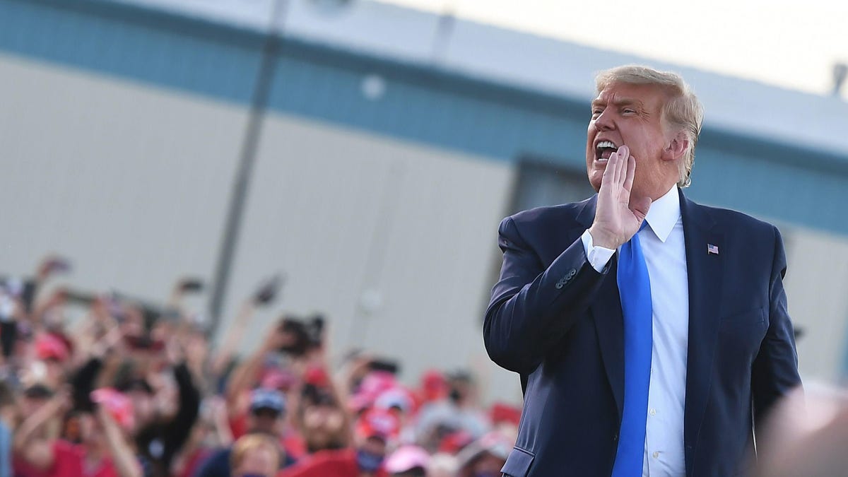 Trump's Closing Pitch for Some Reason: Biden Will 'Listen to the Scientists' 1