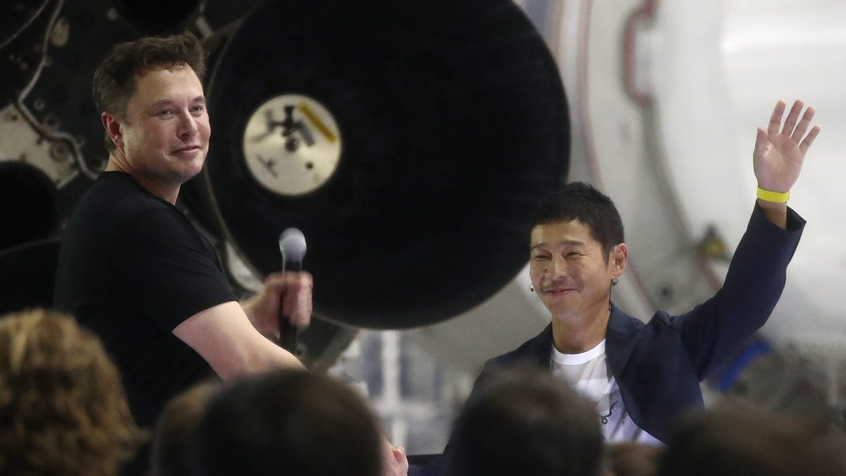 The Japanese billionaire opens the competition for SpaceX Starship tickets