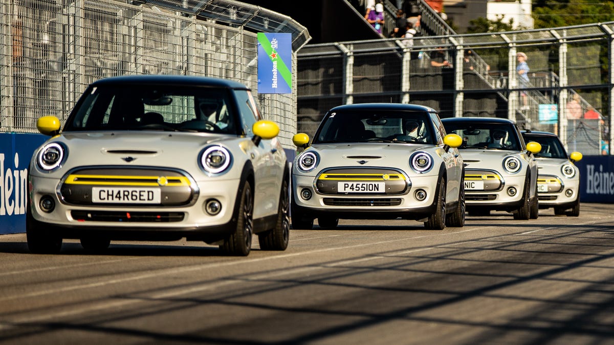 The Electric Mini Cooper Se Is A Lot Of Fun But Is That