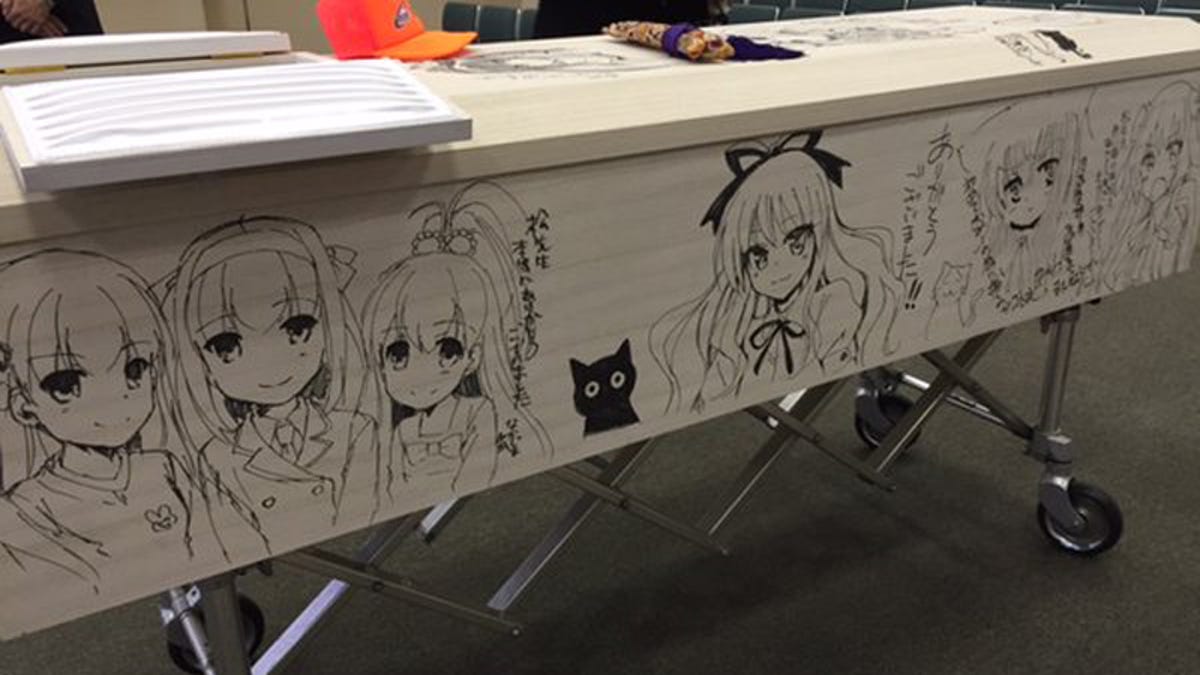 Deceased Writer S Coffin Was Covered In Anime Girls