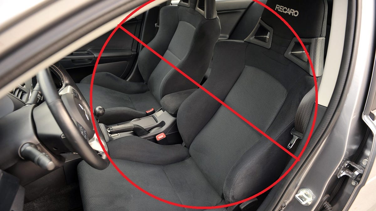 The 2015 Lancer Evolution X Does Not Have Recaro Seats
