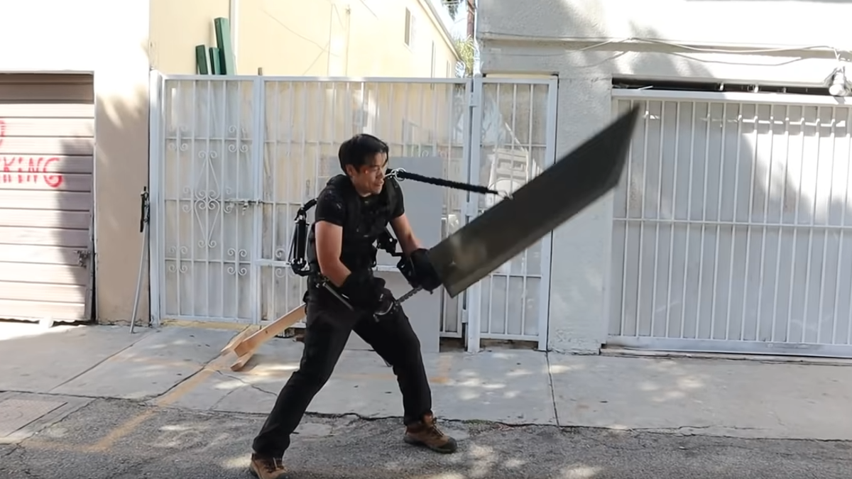 YouTuber buys exoskeleton to wield a giant Final Fantasy sword