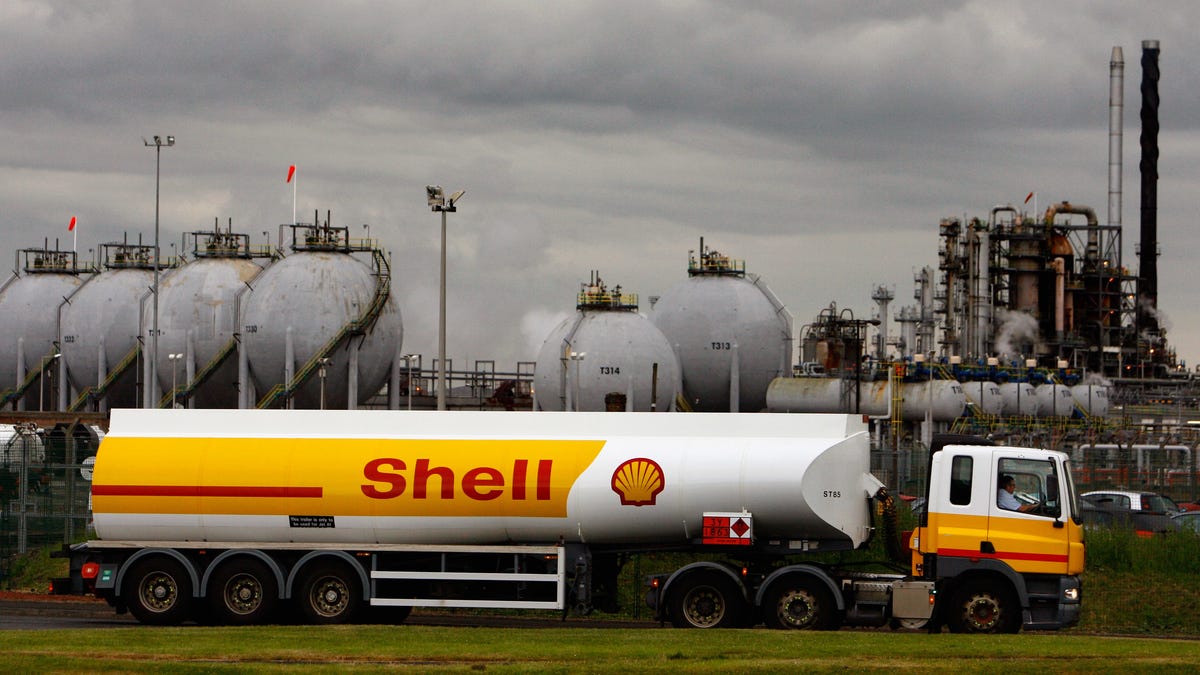 Shell says it reached peak oil production