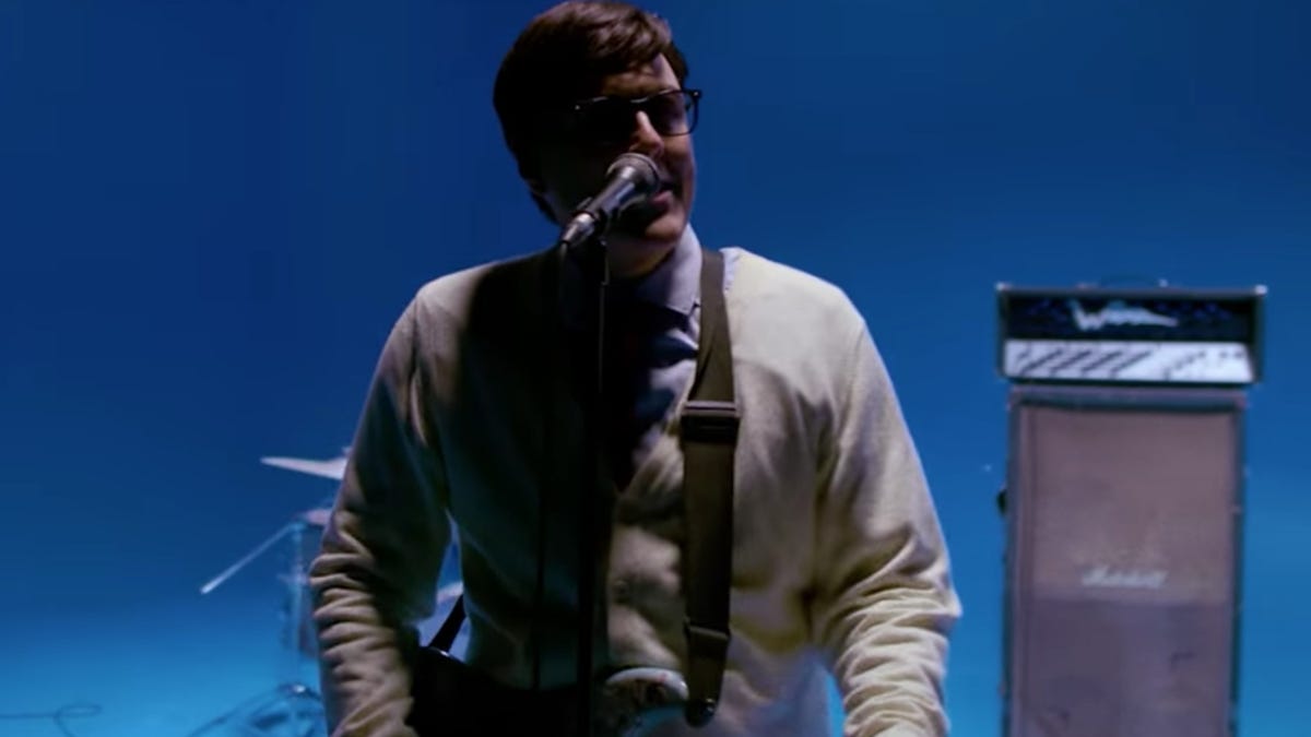 Weezer Isn T In The Video For Its Cover Of Toto S Africa But
